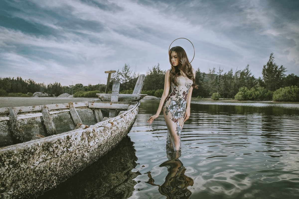 Lan Khuê chụp ảnh trên sông nước ảnh 2 Lan Khue chup anh tren song nuoc anh 2