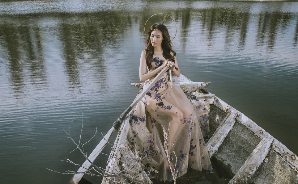 Lan Khuê chụp ảnh trên sông nước ảnh 4 Lan Khue chup anh tren song nuoc anh 4