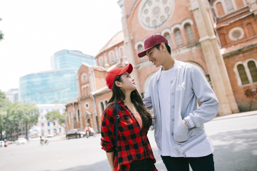 Quang Dang - Thai Trinh di xe may den su kien anh 8