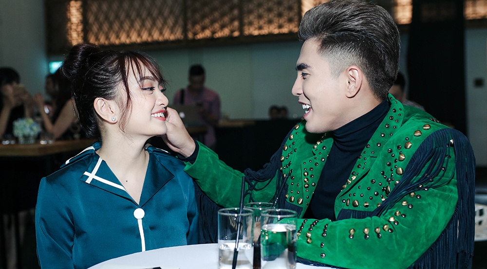 Dien vien 'Em chua 18' tinh tu ben ban trai o su kien hinh anh