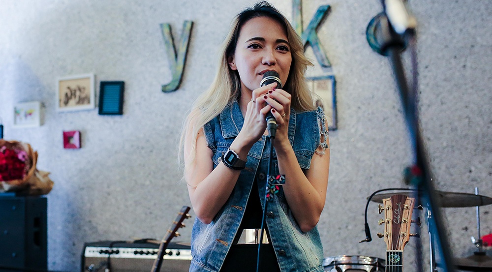 Xuan Nghi tiet lo da co ban trai trong buoi giao luu tai Viet Nam hinh anh