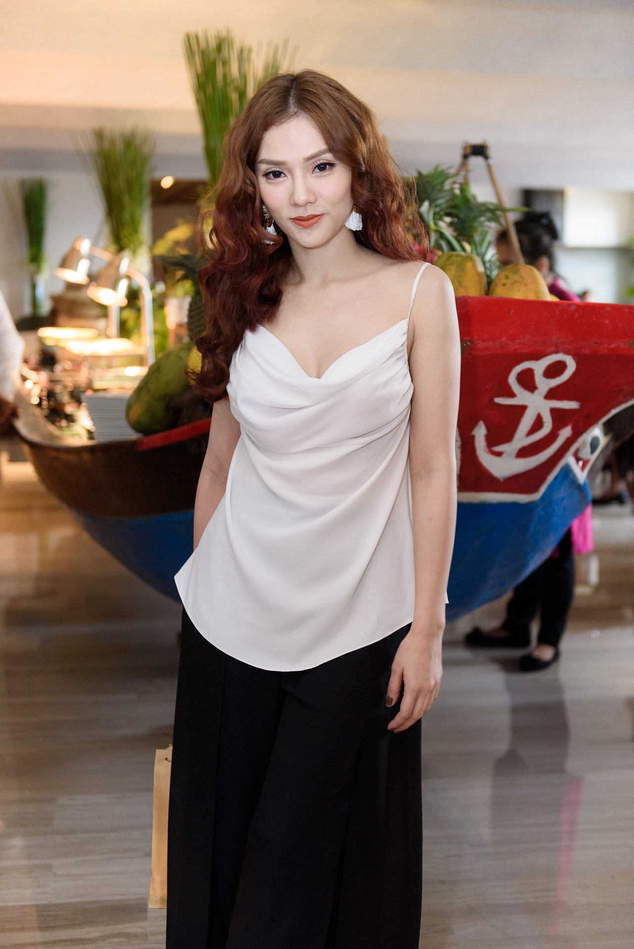 Dan sao Viet du show thoi trang anh 3