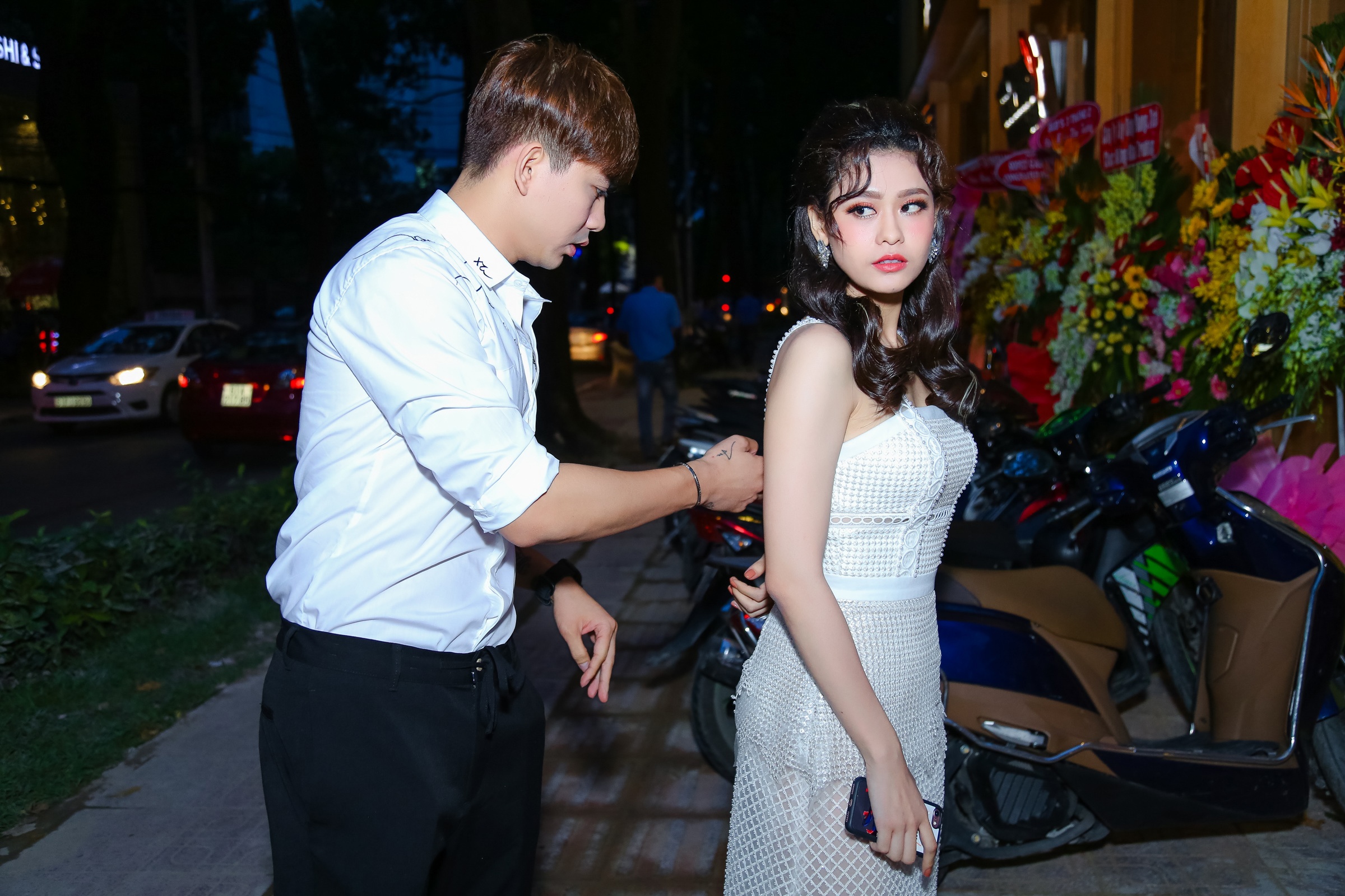 Du ly hon Tim van cham soc Quynh Anh o su kien anh 1