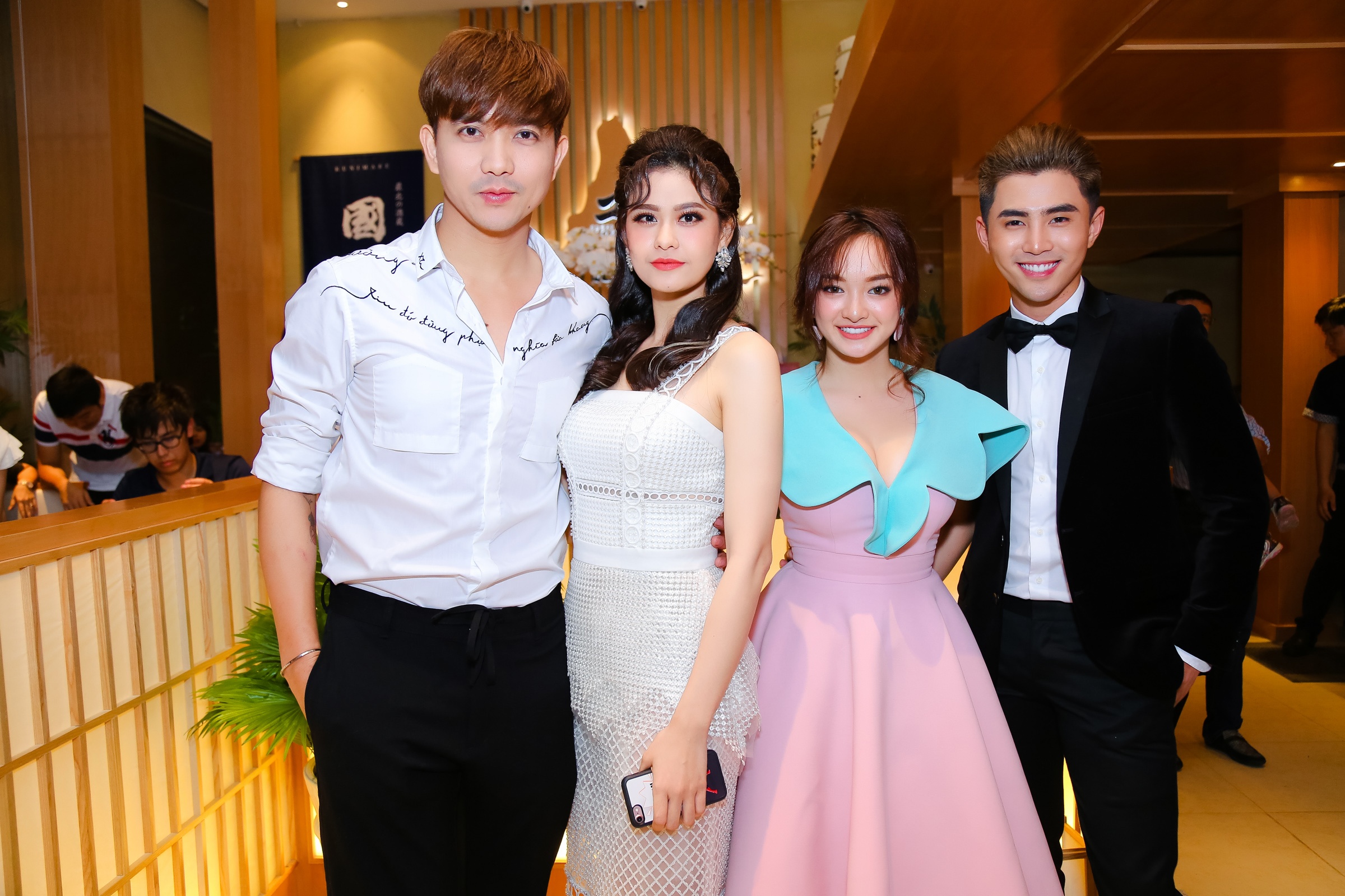 Du ly hon Tim van cham soc Quynh Anh o su kien anh 4