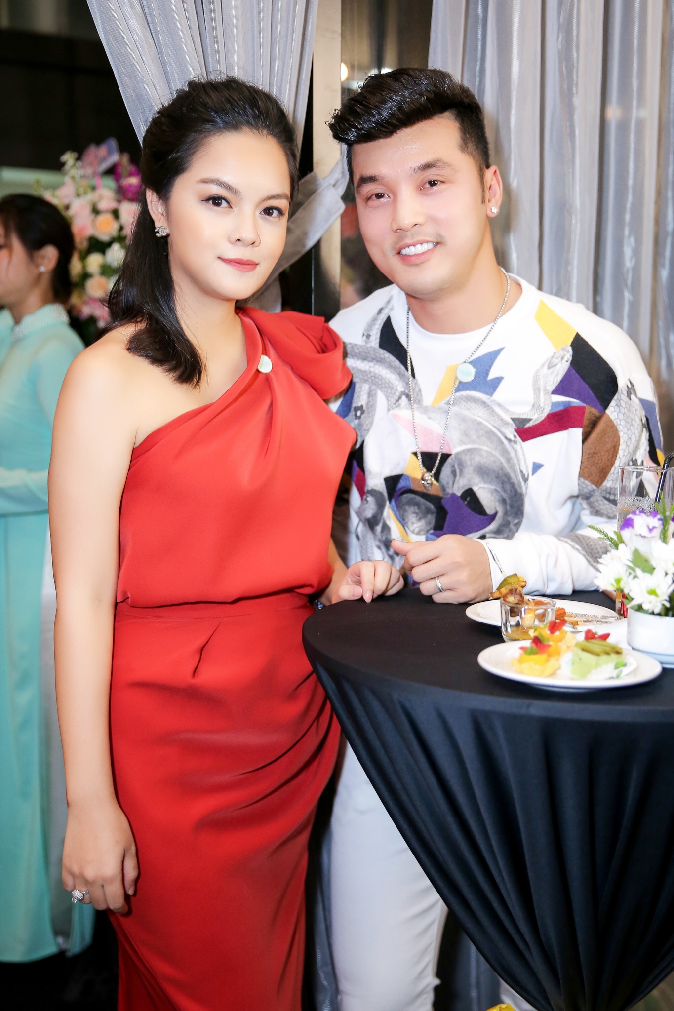 Pham Quynh Anh,  Ung Hoang Phuc hoi ngo anh 3