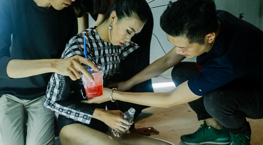 Thi sinh Next Top ngat xiu trong buoi chup anh hinh anh