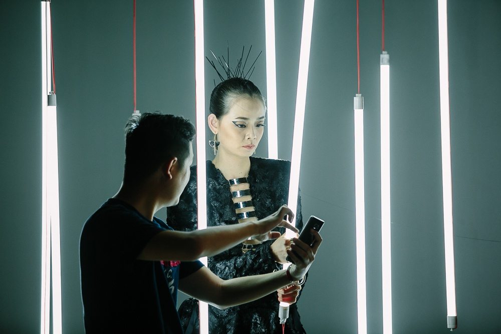 Thi sinh Next Top Model ngat xiu khi chup poster anh 8