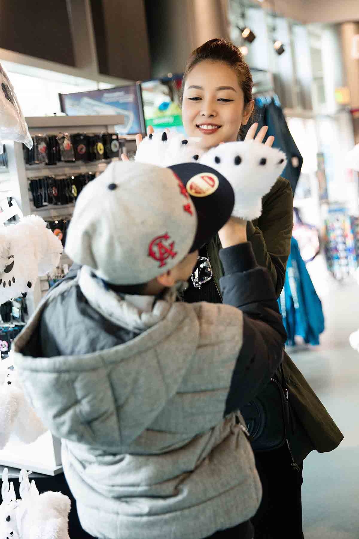 Jennifer Pham doan tu voi con trai anh 4