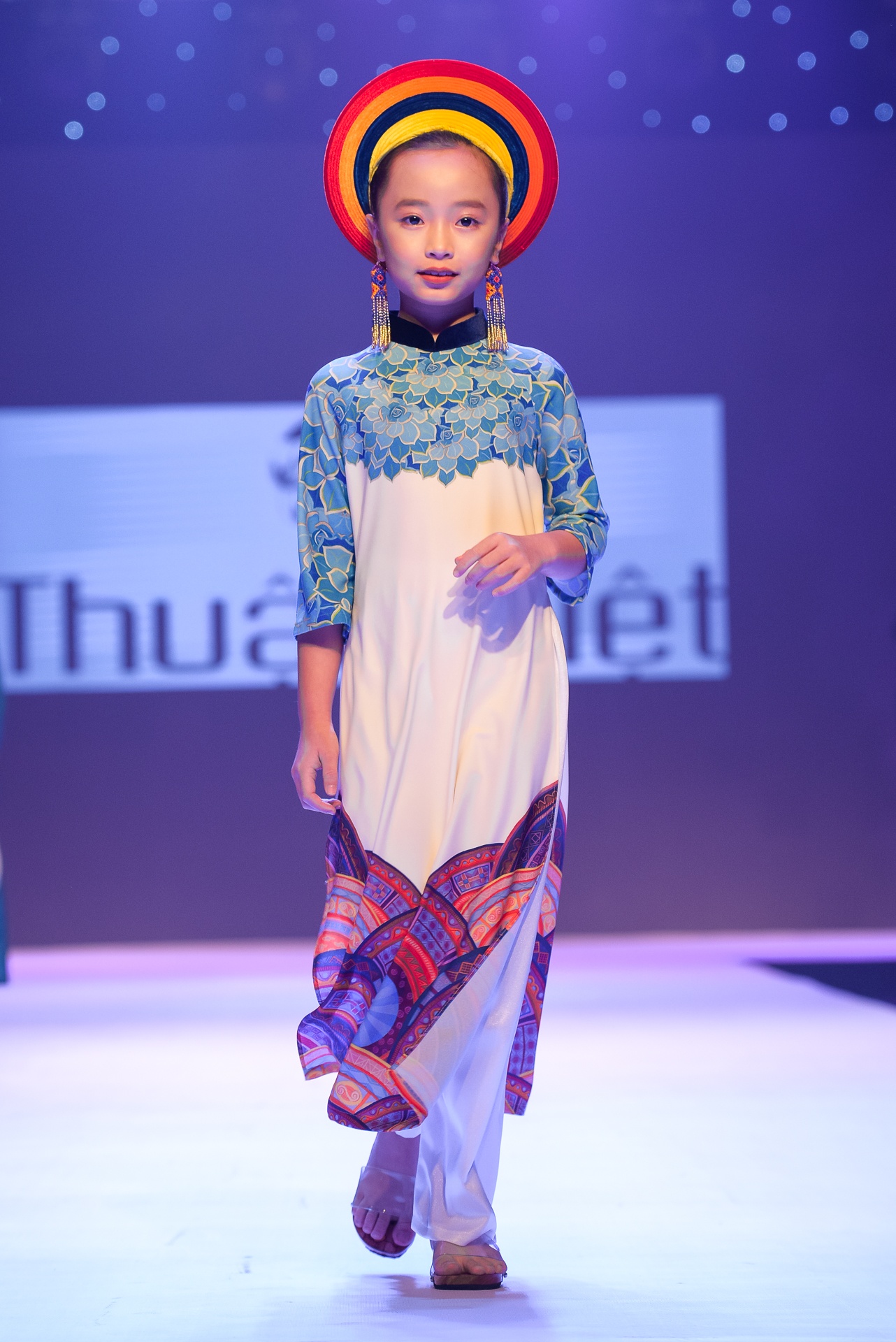 Do My Linh cung hai a hau catwalk anh 9