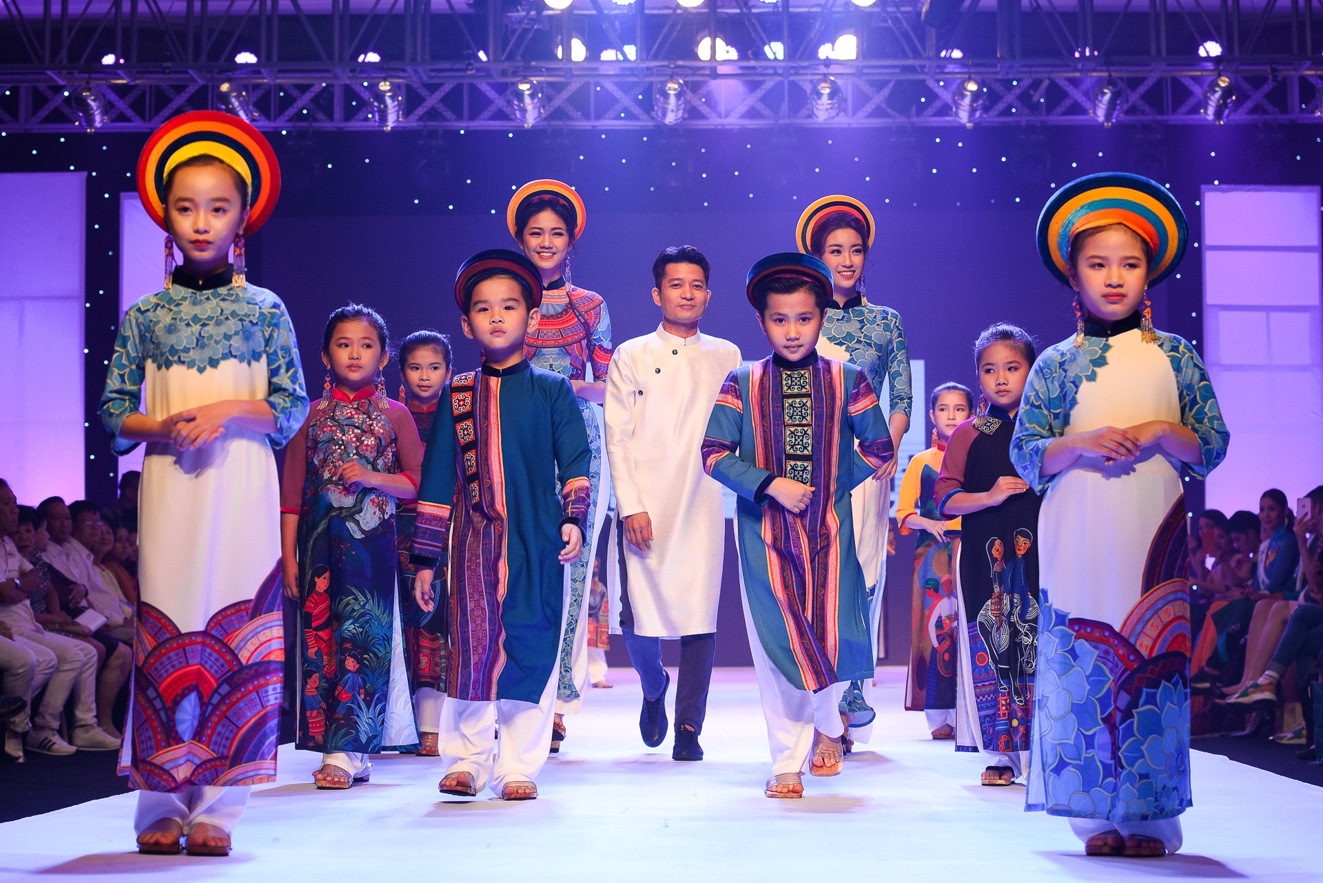 Do My Linh cung hai a hau catwalk anh 10