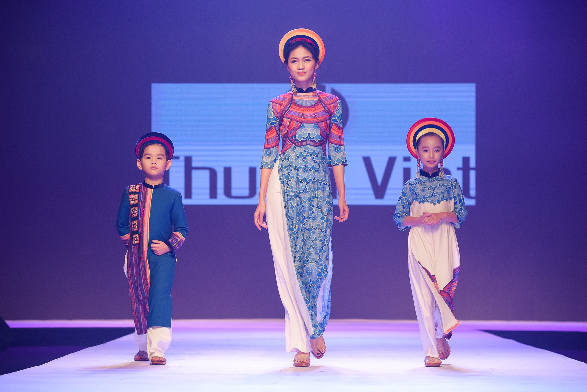 Do My Linh cung hai a hau catwalk anh 4