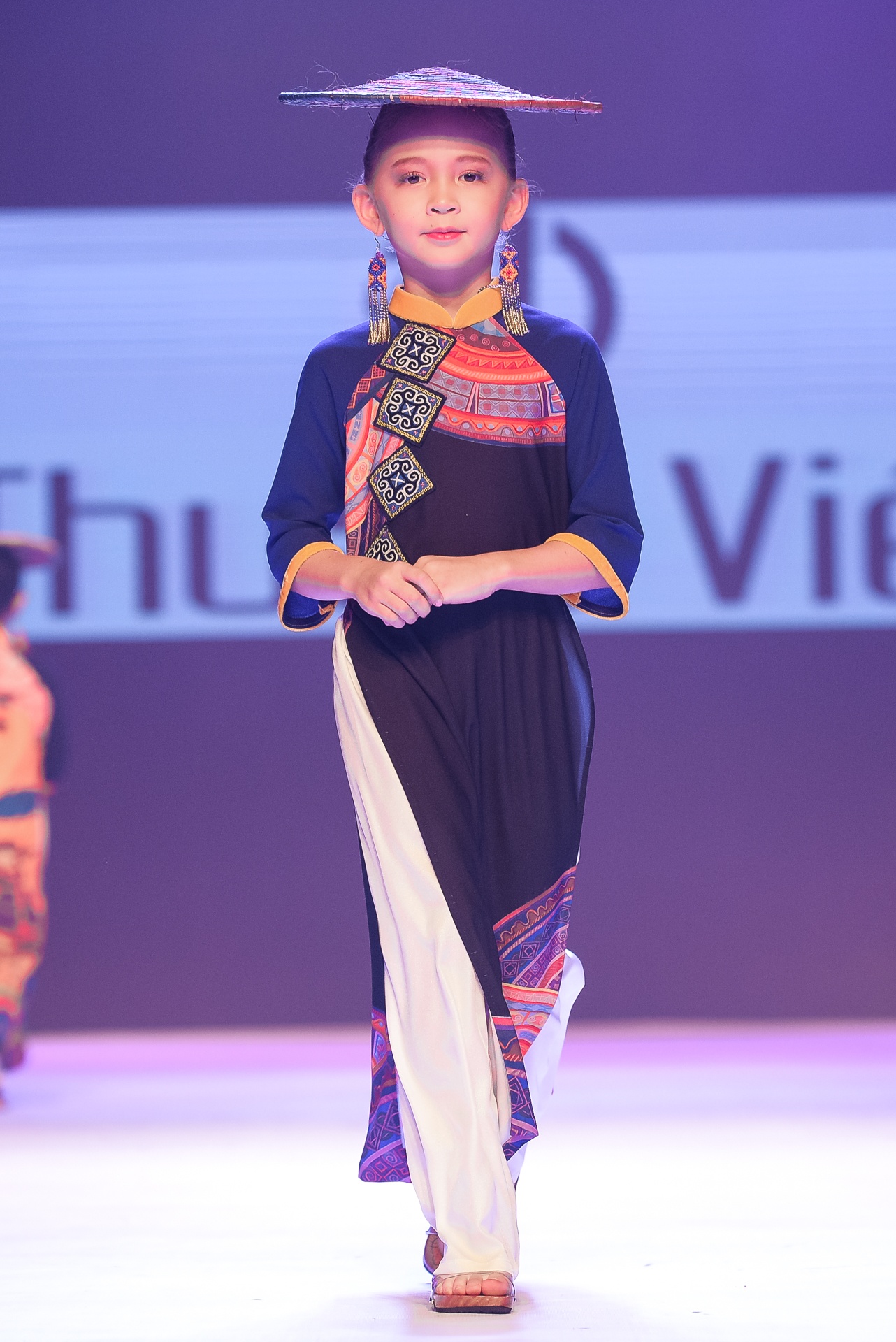 Do My Linh cung hai a hau catwalk anh 6