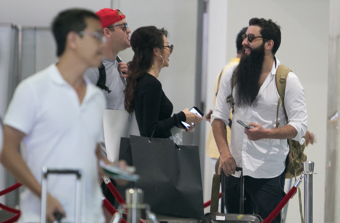 Đạo diễn phim 'Kong' thân thiết với Trương Nhi ở s ảnh 3 Dao dien phim 'Kong' than thiet voi Truong Nhi o s anh 3