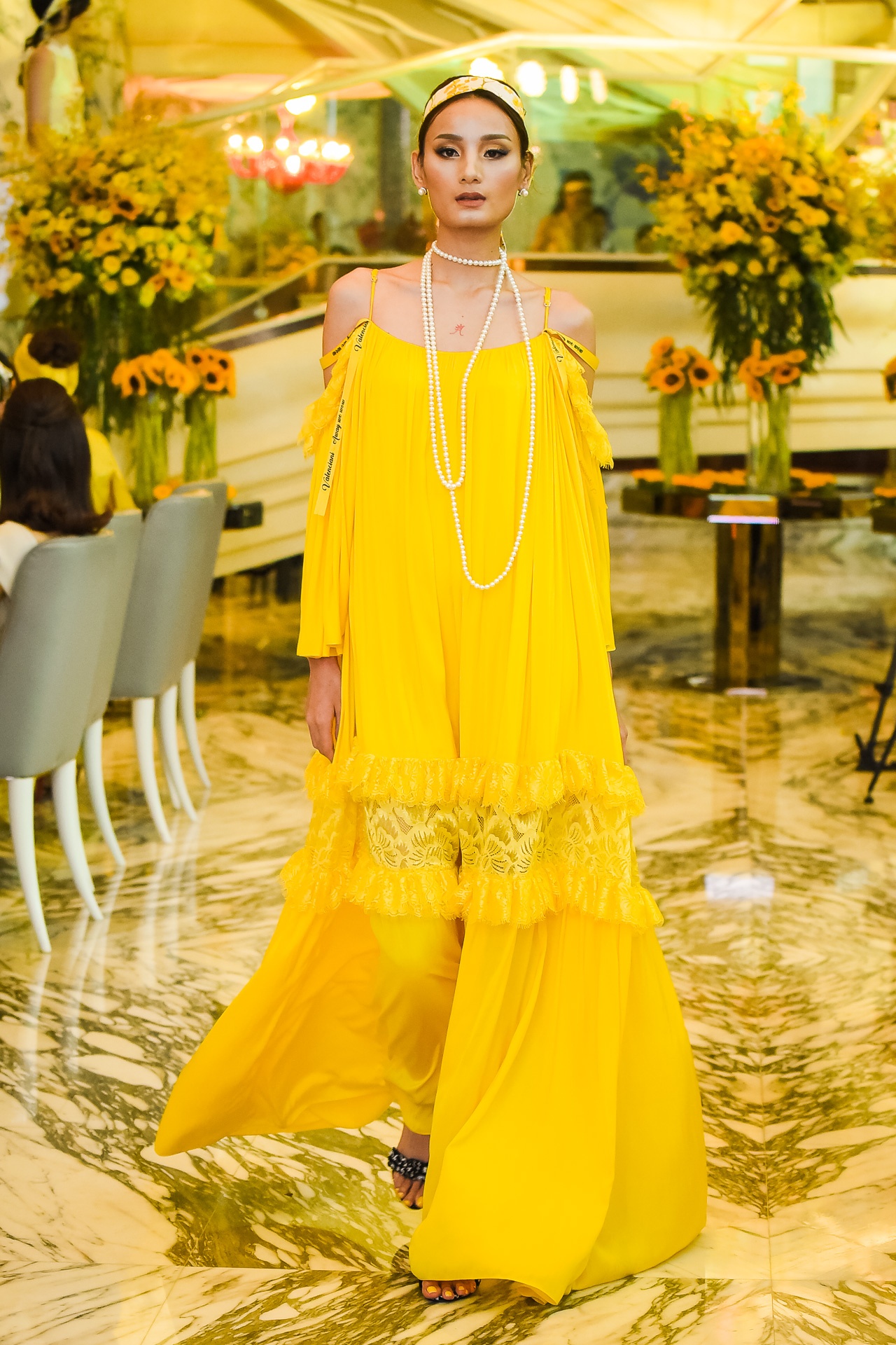 Tuyet Lan trinh dien thoi trang o Viet Nam anh 3