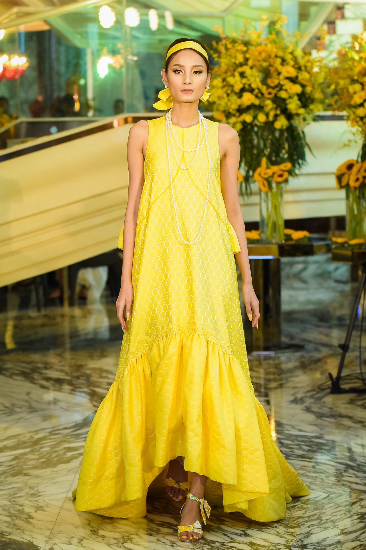 Tuyet Lan trinh dien thoi trang o Viet Nam anh 5