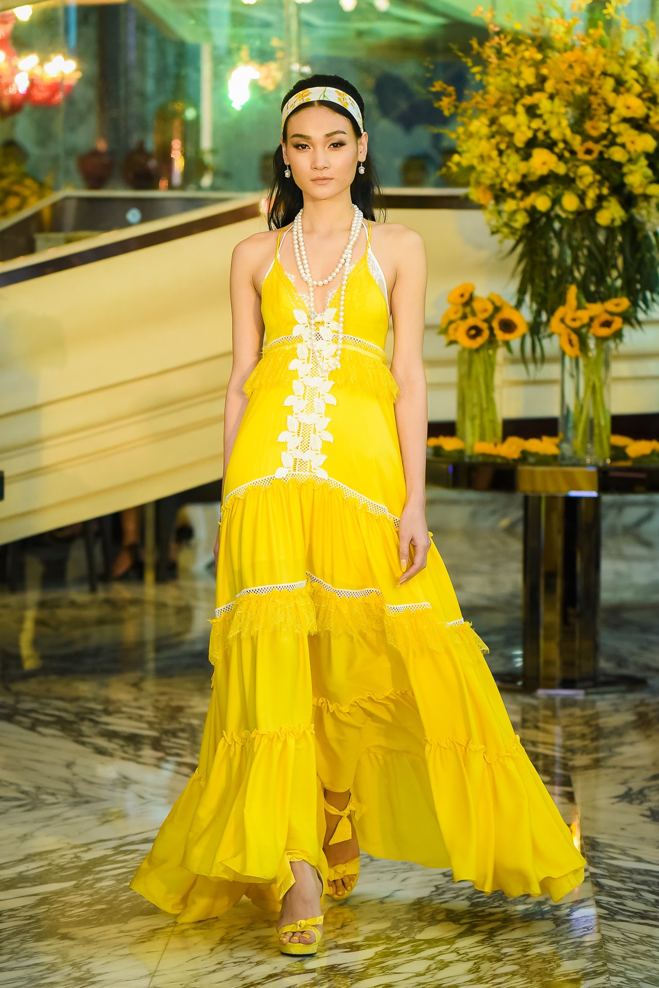 Tuyet Lan trinh dien thoi trang o Viet Nam anh 6