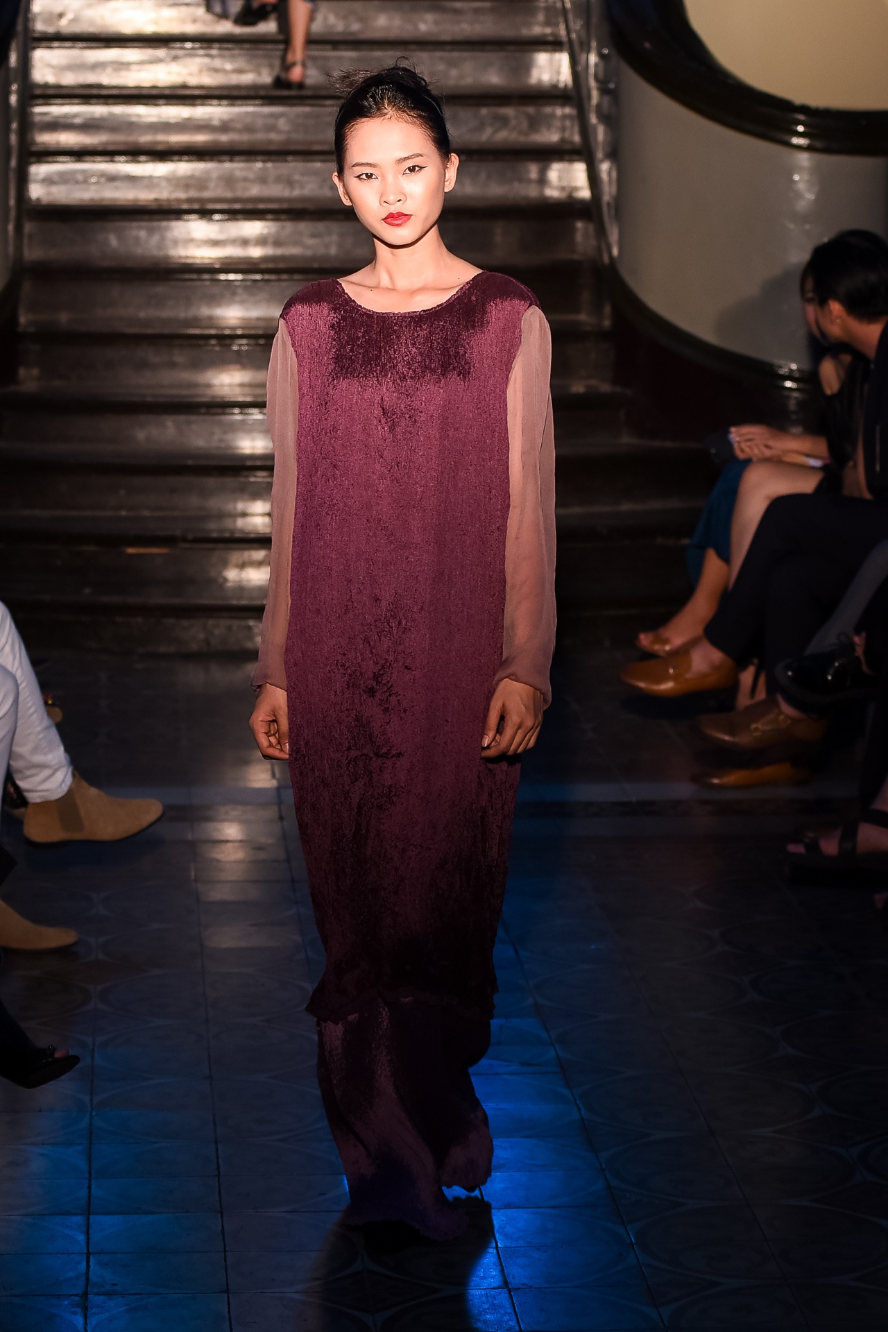 Diem My 9X dien ao hai day goi cam anh 8