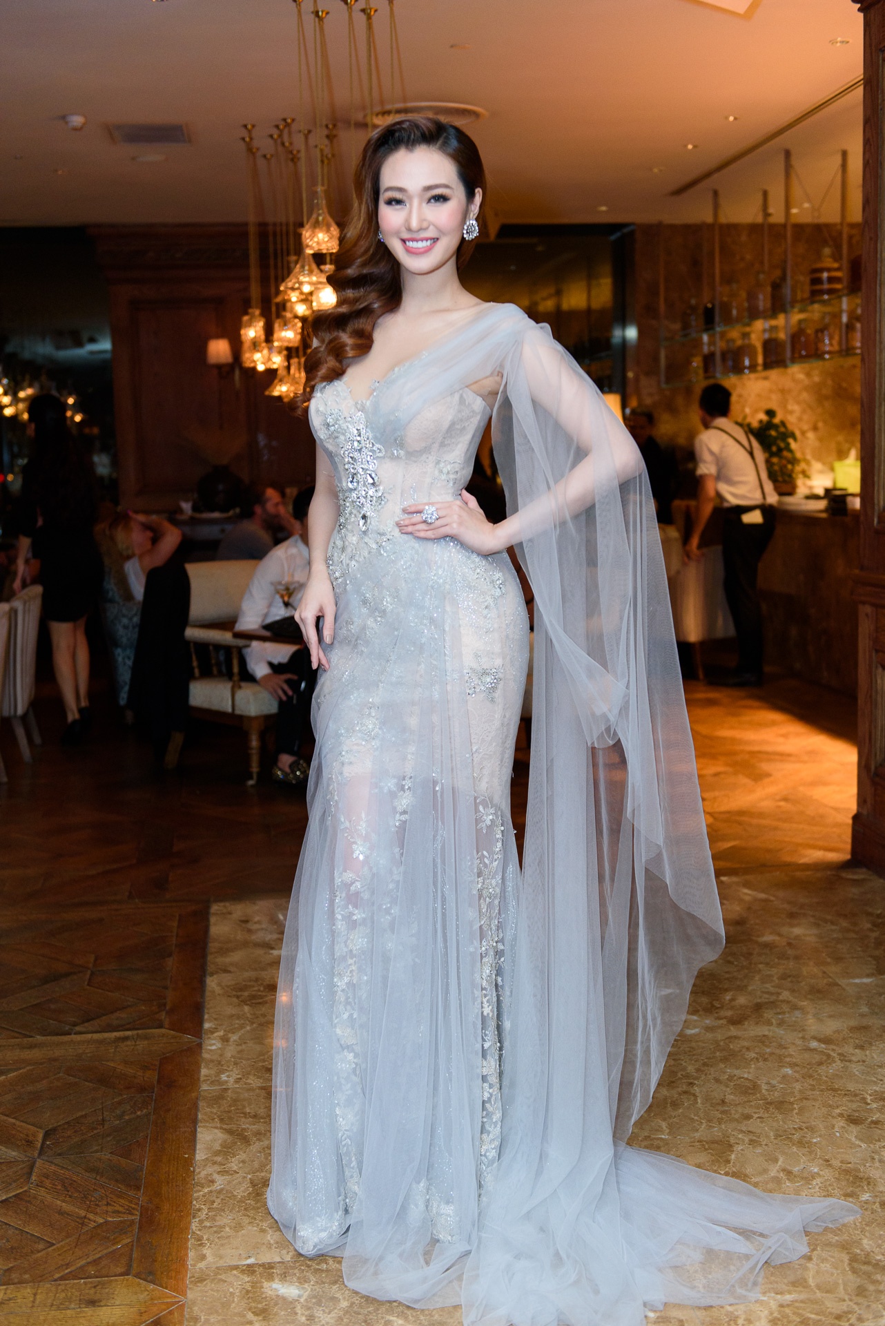 Hoa hau Hoan vu the gioi 2005 den viet nam anh 7