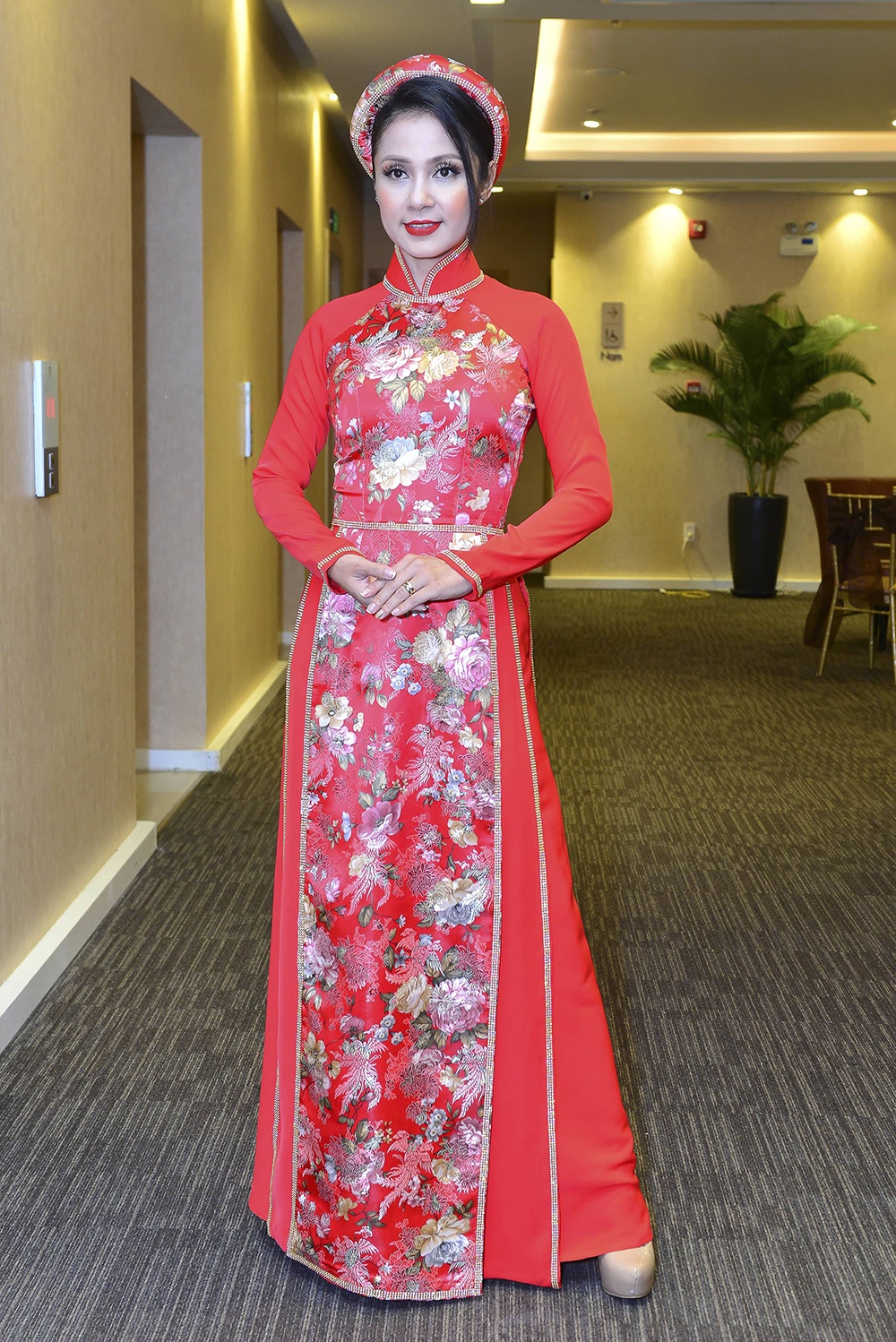 Viet Trinh tai xuat san dien thoi trang anh 1