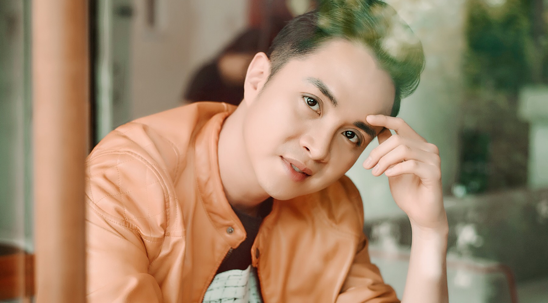 Nhat Tinh Anh cuoi co gai da ly hon va co 2 con rieng hinh anh