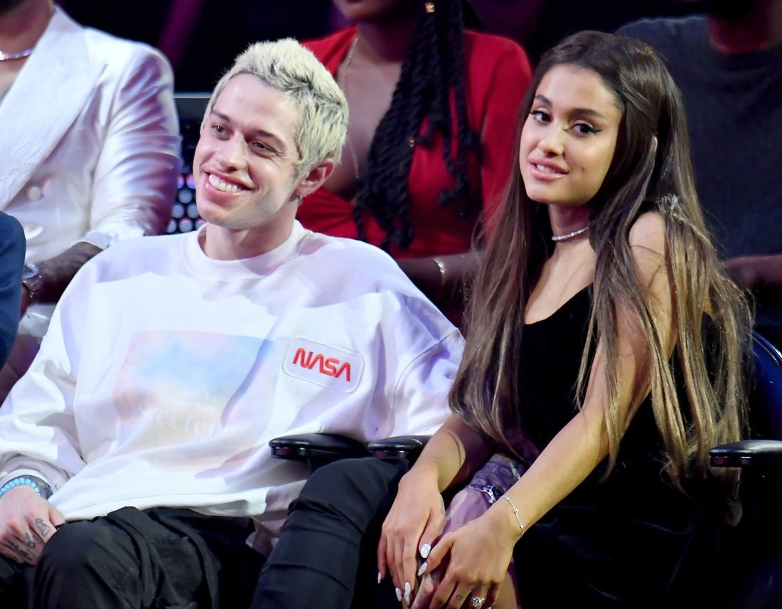 Ariana Grande len tieng ve chuyen huy hon hinh anh