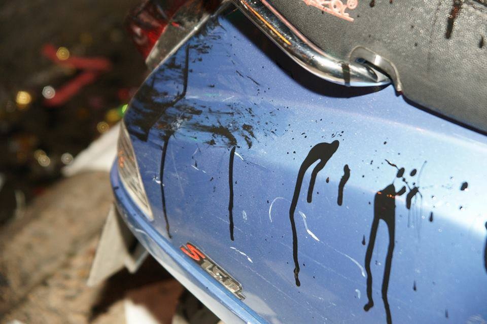 Quan tra sua cua Pham Huong bi tat son anh 3