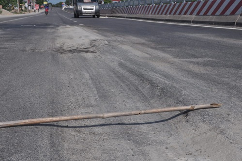 De duong lun, 3 lanh dao thi cong bi cach chuc hinh anh