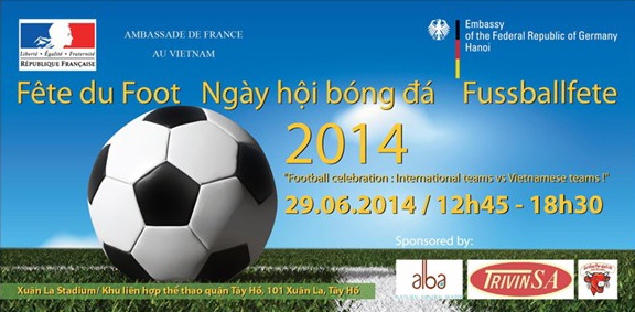 Poster của giải bóng đá.