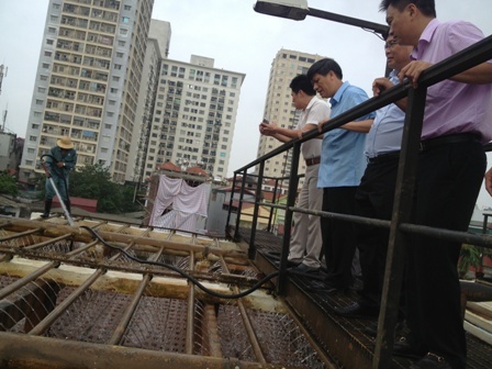 Dong cua tram cap nuoc cua khu do thi hang nghin dan hinh anh