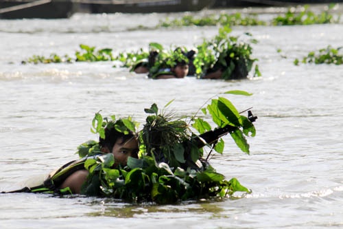 Huấn luyện vượt sông