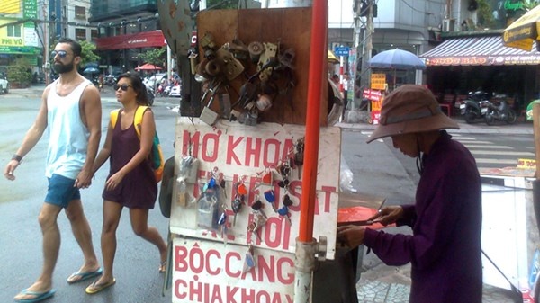 Phố làm khóa ở quận 3, TPHCM