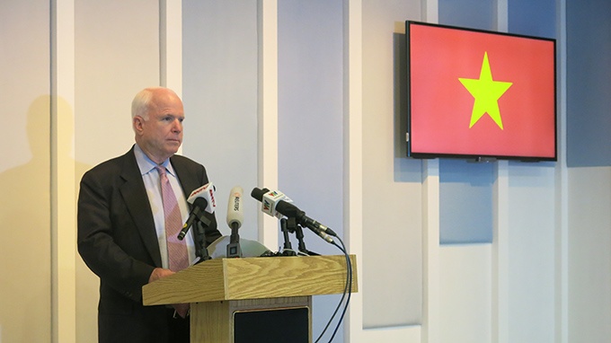 Co the noi lenh cam ban vu khi sat thuong cho VN vao thang 9 hinh anh