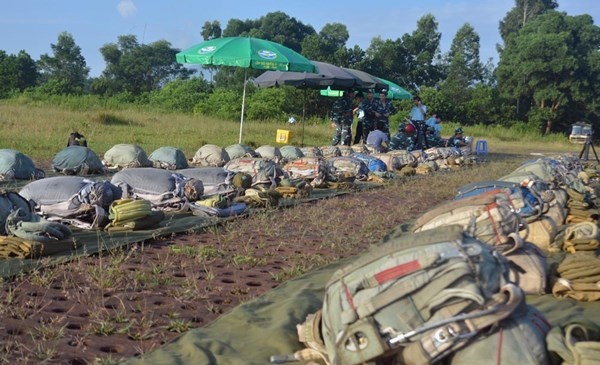 Dù được xếp ngay ngắn.