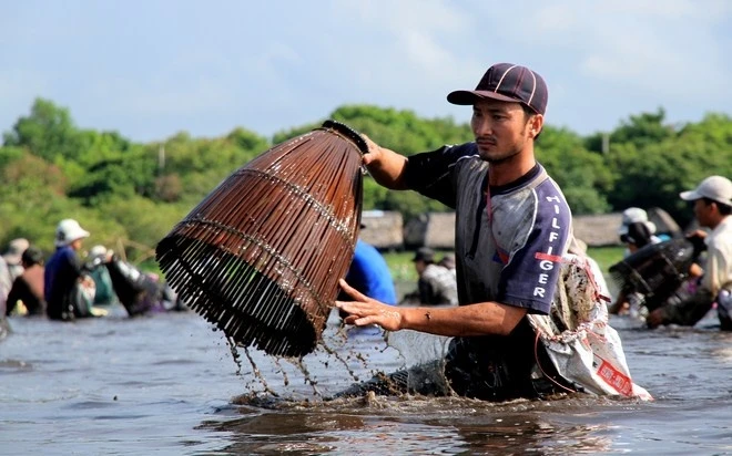 Người nào bắt được thường hào hứng hô to để mọi người có thêm động lực