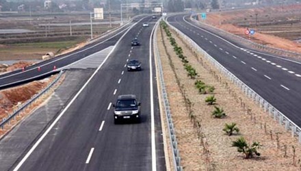 Tu 21/9, chay oto Ha Noi - Lao Cai chi mat 3,5 gio hinh anh