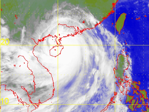 Bao Kalmaegi suc gio 150km/h trua nay vao vinh Bac Bo hinh anh
