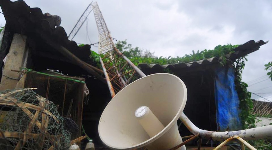 Cot phat song cao 35 met o Quang Ninh bi bao quat do hinh anh