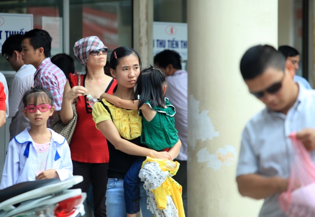 tỷ lệ người bị đau mắt đỏ tăng gấp 2 chỉ sau một tuần - ảnh Ngọc Thành