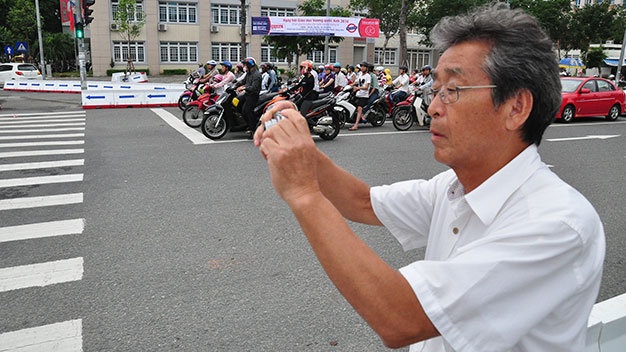 Chuyen gia giao thong Nhat dem xe o cau song Han hinh anh