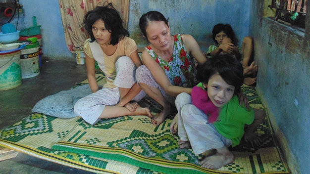 Gia dinh bi tham cua mot cuu binh hai quan hinh anh