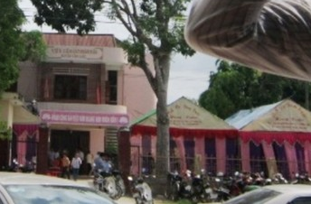 Vien truong VKSND to chuc dam cuoi cho con tai nhiem so hinh anh