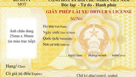 Gia han doi giay phep lai xe oto mau moi den het nam 2015 hinh anh