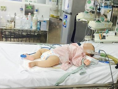 Be 6 thang tuoi bat tinh vi thuoc chua bieng an hinh anh