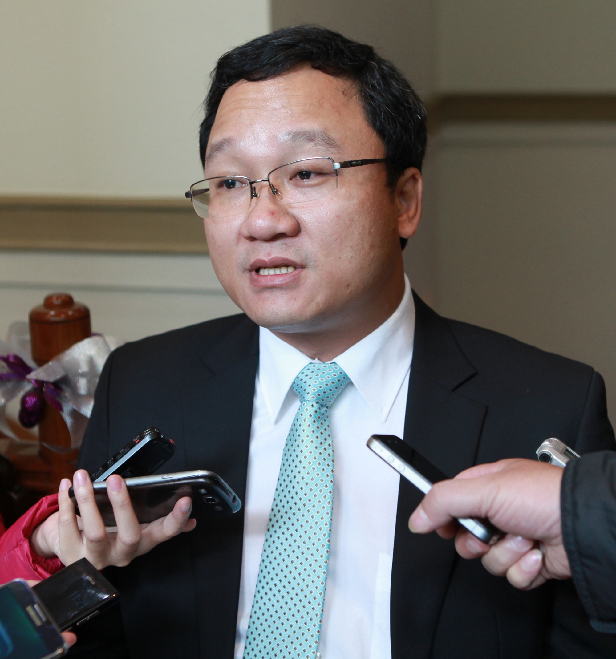 TS.Khuat Viet Hung: Uber can dang ky kinh doanh hinh anh