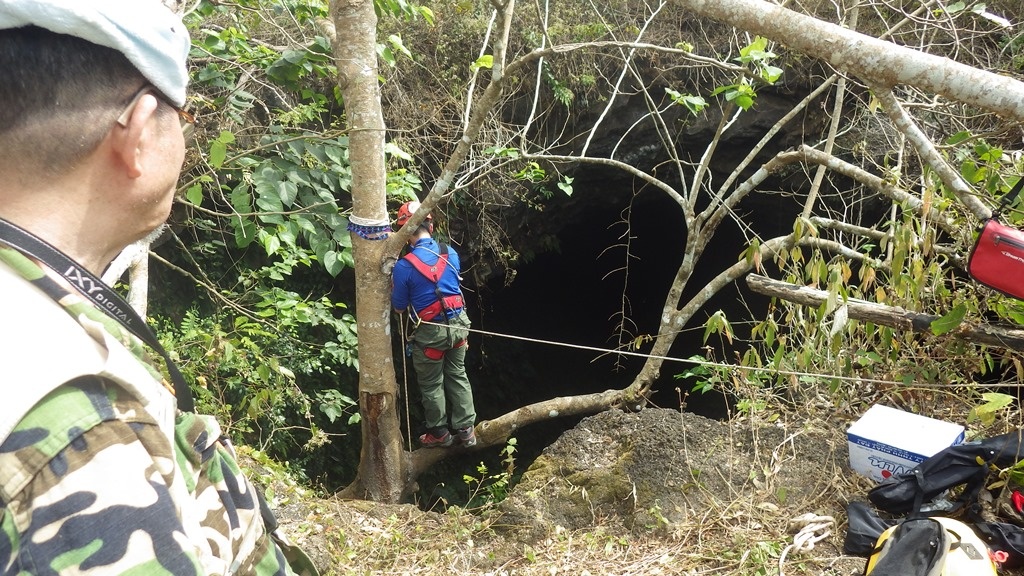 Chuẩn bị xuống khảo sát hang C7