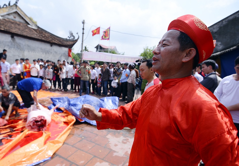 'Chem lon cong khai trai voi dao ly cua nguoi Viet' hinh anh