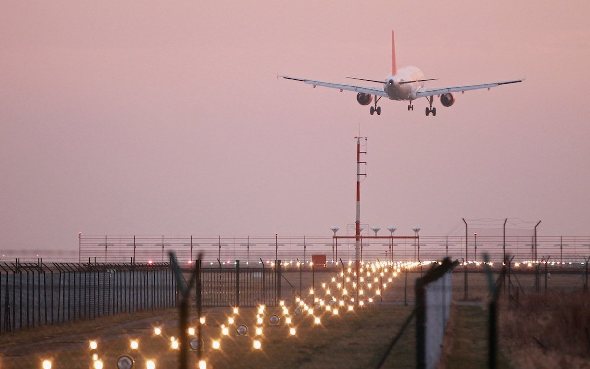 7 tin don sai lam ve viec di may bay hinh anh