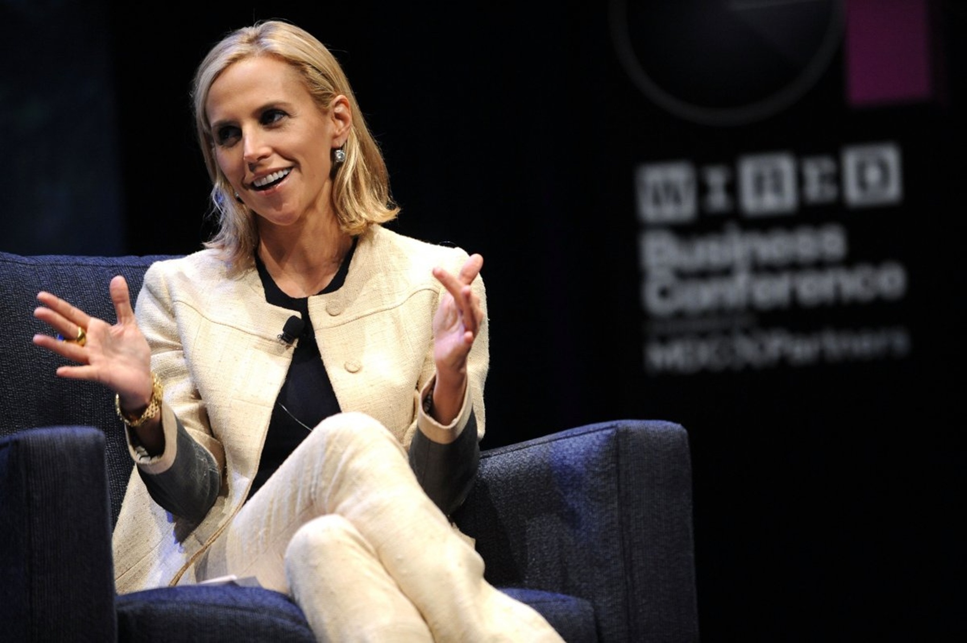 Nu ty phu dung de che 3,5 ty USD trong 10 nam nhu the nao? hinh anh