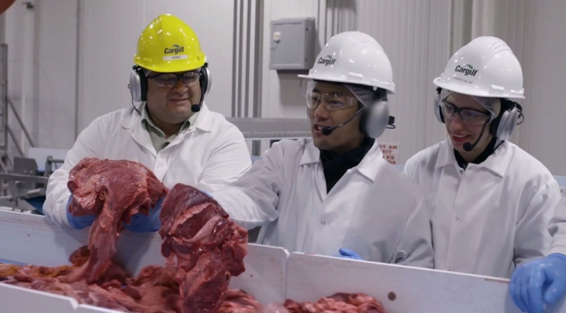 McDonald's che bien thit lam burger nhu the nao? hinh anh