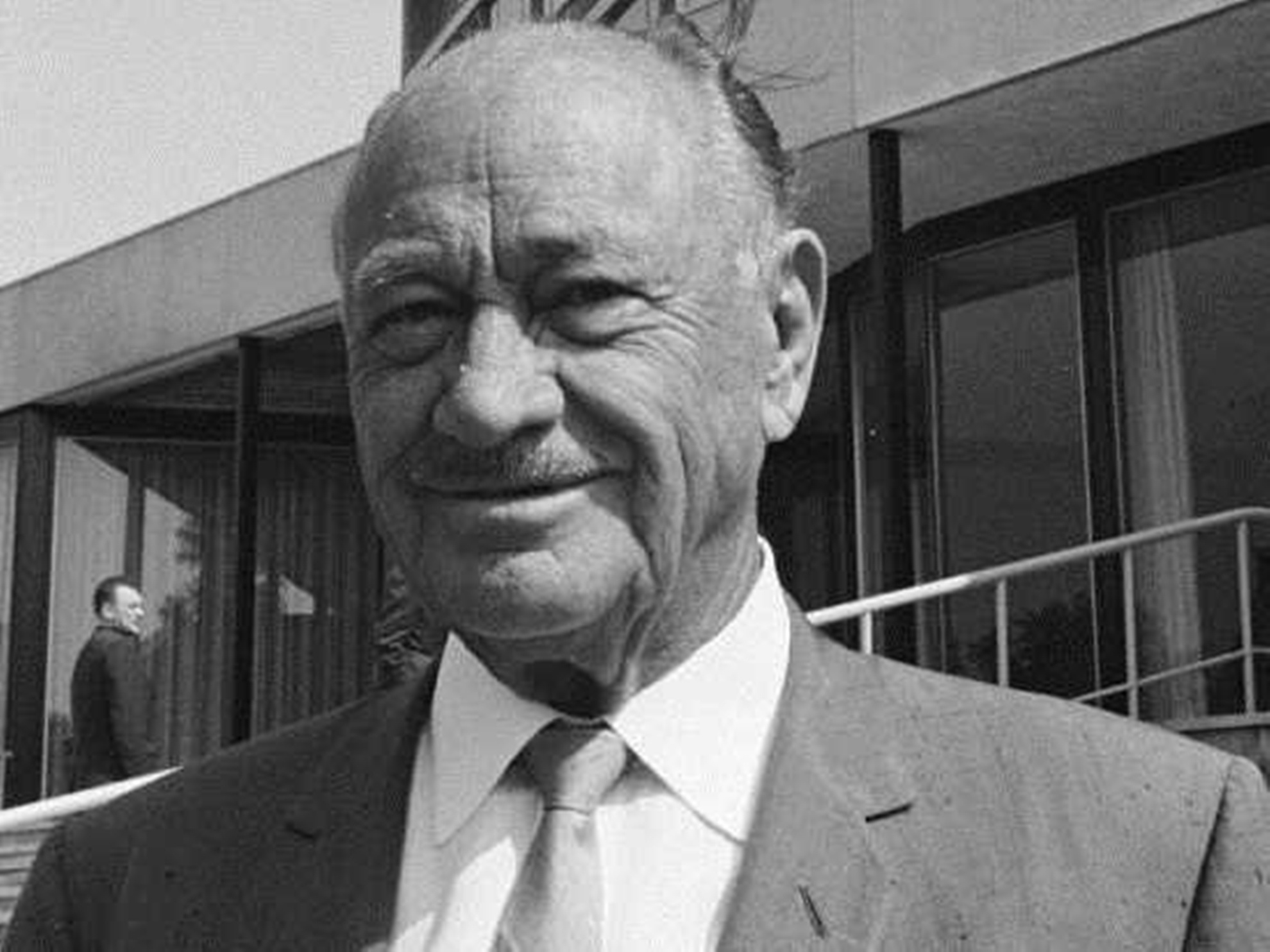 Augustus có 7 người con, trong đó có Conrad - nhà sáng lập đế chế khách sạn Hilton. Conrad sinh năm 1877 tại New Mexico, Mỹ. Ông là một trong những người thuộc nhà Hilton nổi tiếng nhất với tài kinh doanh kiệt xuất.